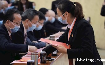 看！党代会筹备工作组的年轻人